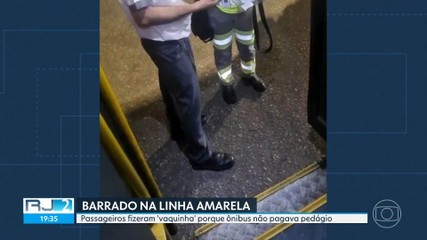 Ônibus não paga pedágio e é barrado