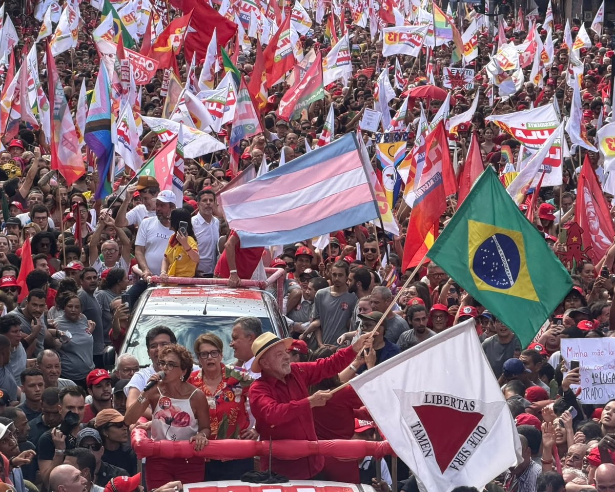 Em Juiz de Fora, Lula faz aceno a Cleitinho e diz que governador eleito 'só tem a ganhar' se ficar neutro