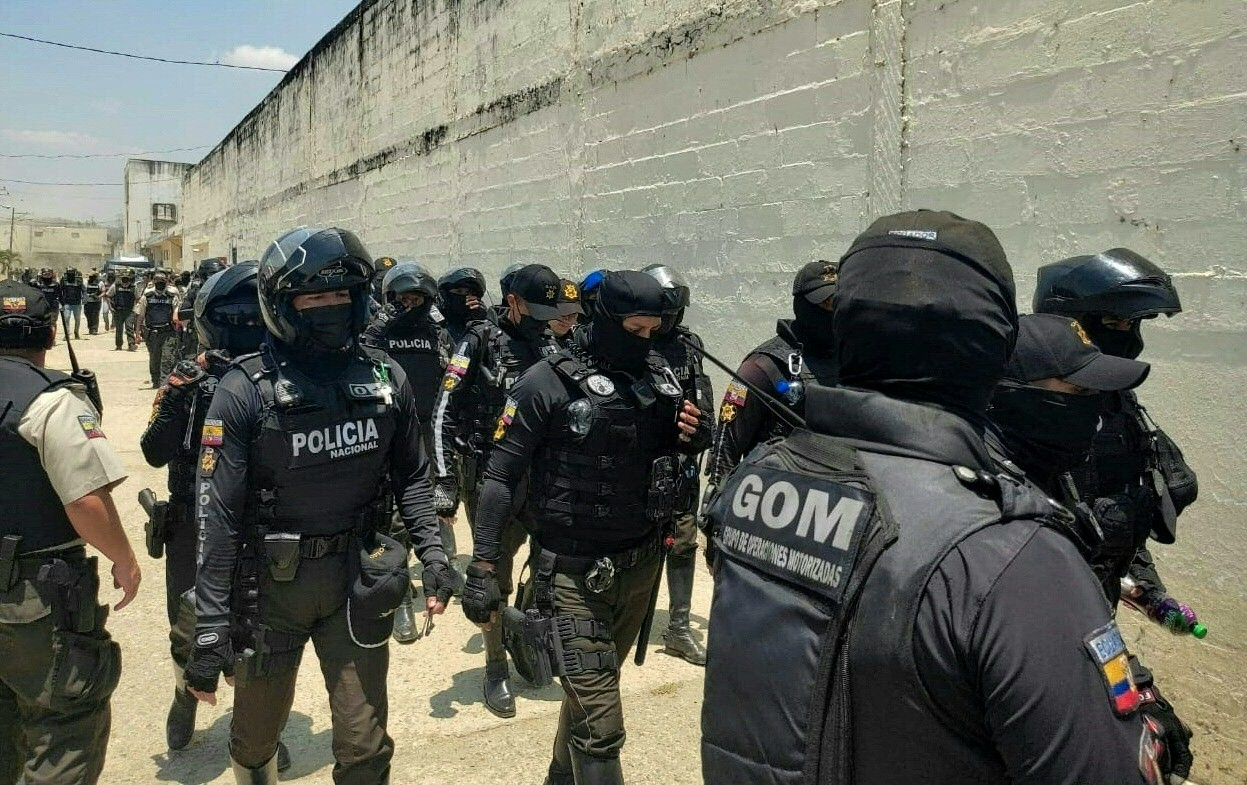 Como é estar na linha de frente da guerra às drogas no Equador, onde nem a polícia confia na própria polícia