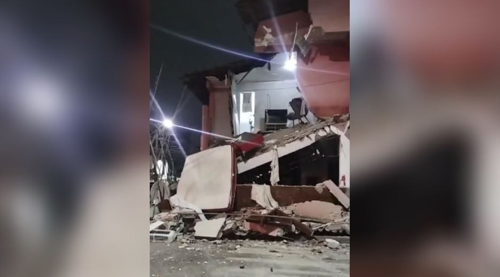 Por conta do acidente, a Defesa Civil interditou o imóvel. — Foto: Reprodução/TV Verdes Mares