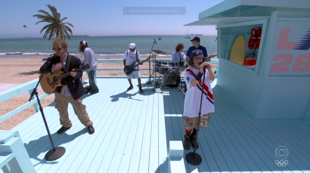 Billie Eilish se apresenta na cerimônia de encerramento das Olimpíadas de Paris 2024 — Foto: Reprodução/Globoplay