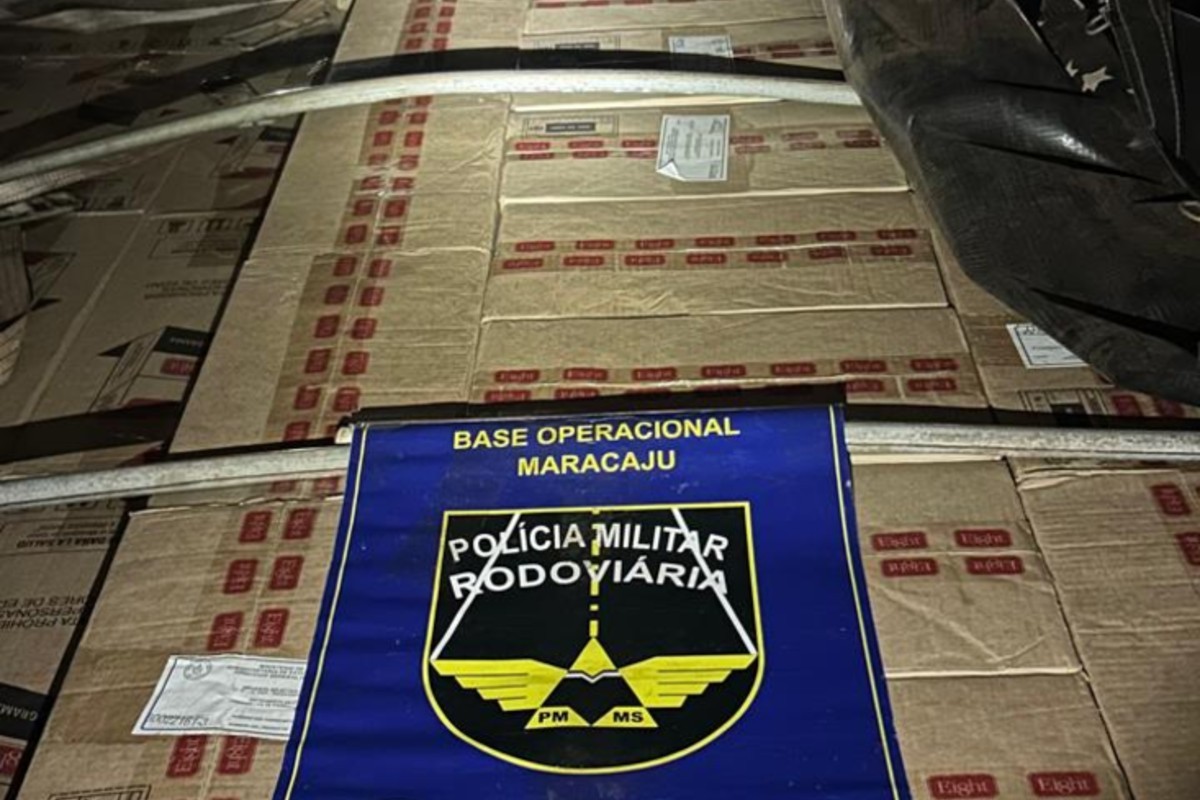 Condutor que transportava mais de 800 caixas de cigarros de origem estrangeira é preso em MS