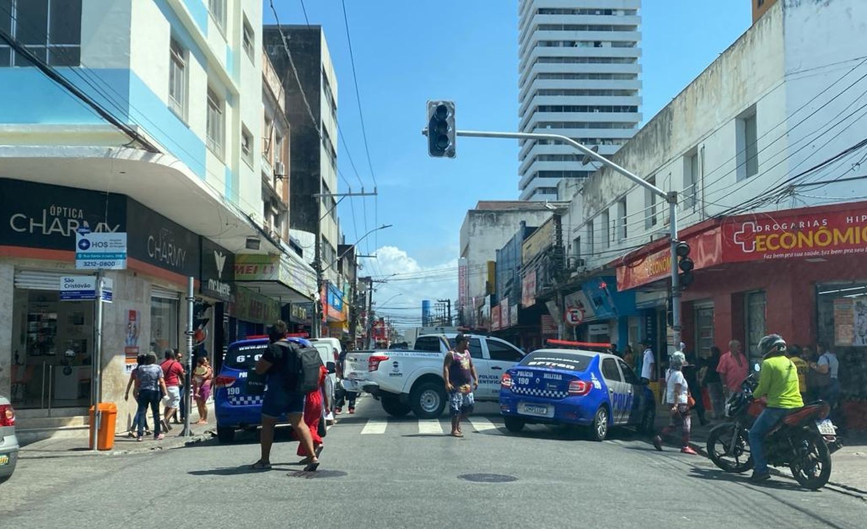 Preso um dos suspeitos de roubar idoso que bateu em carro estacionado e morreu no Centro de Aracaju