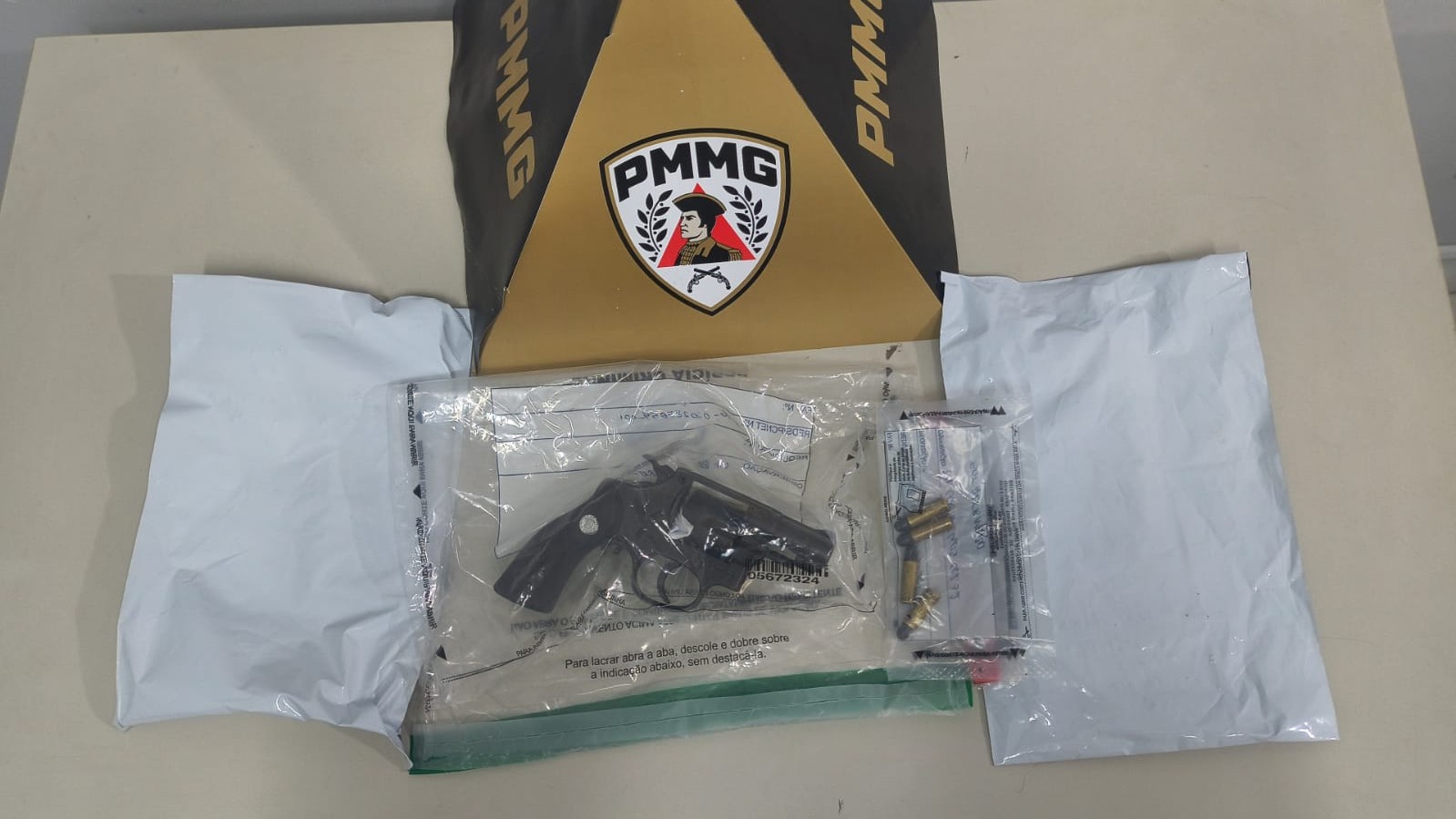 Foragido é preso com arma após denúncias de que recrutava moradores para avisar sobre a chegada da PM em Governador Valadares