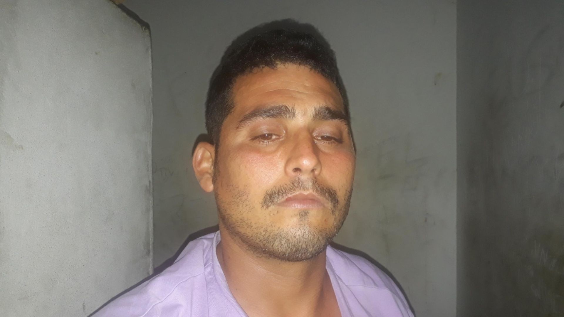 Homem morre após laje desabar enquanto descansava em terreno baldio, em Vila Velha