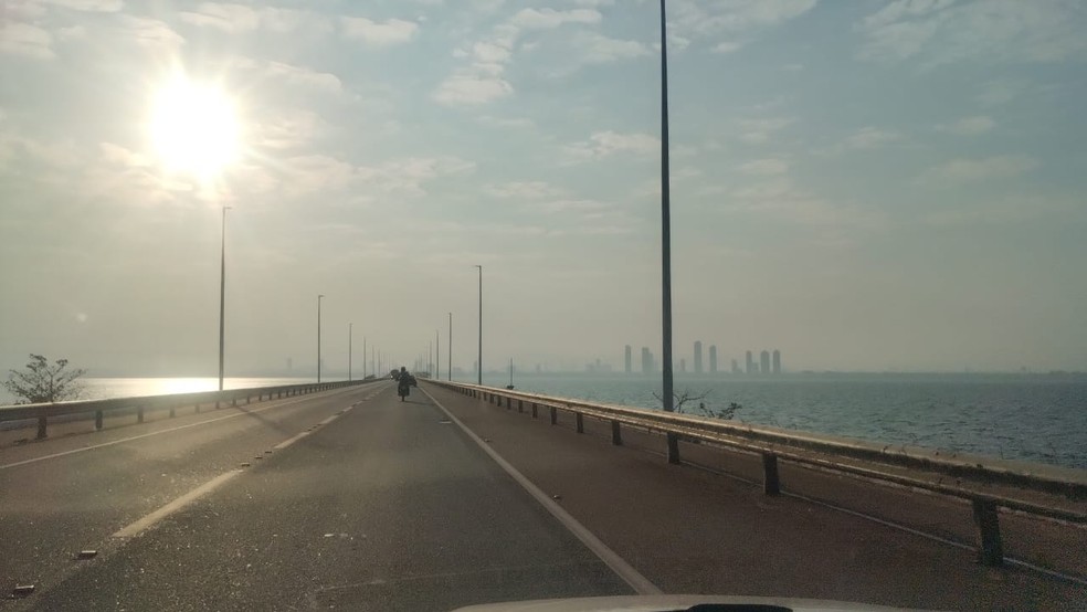Palmas é coberta por nuvem de fumaça, em agosto de 2024 — Foto: Patrício Reis/g1