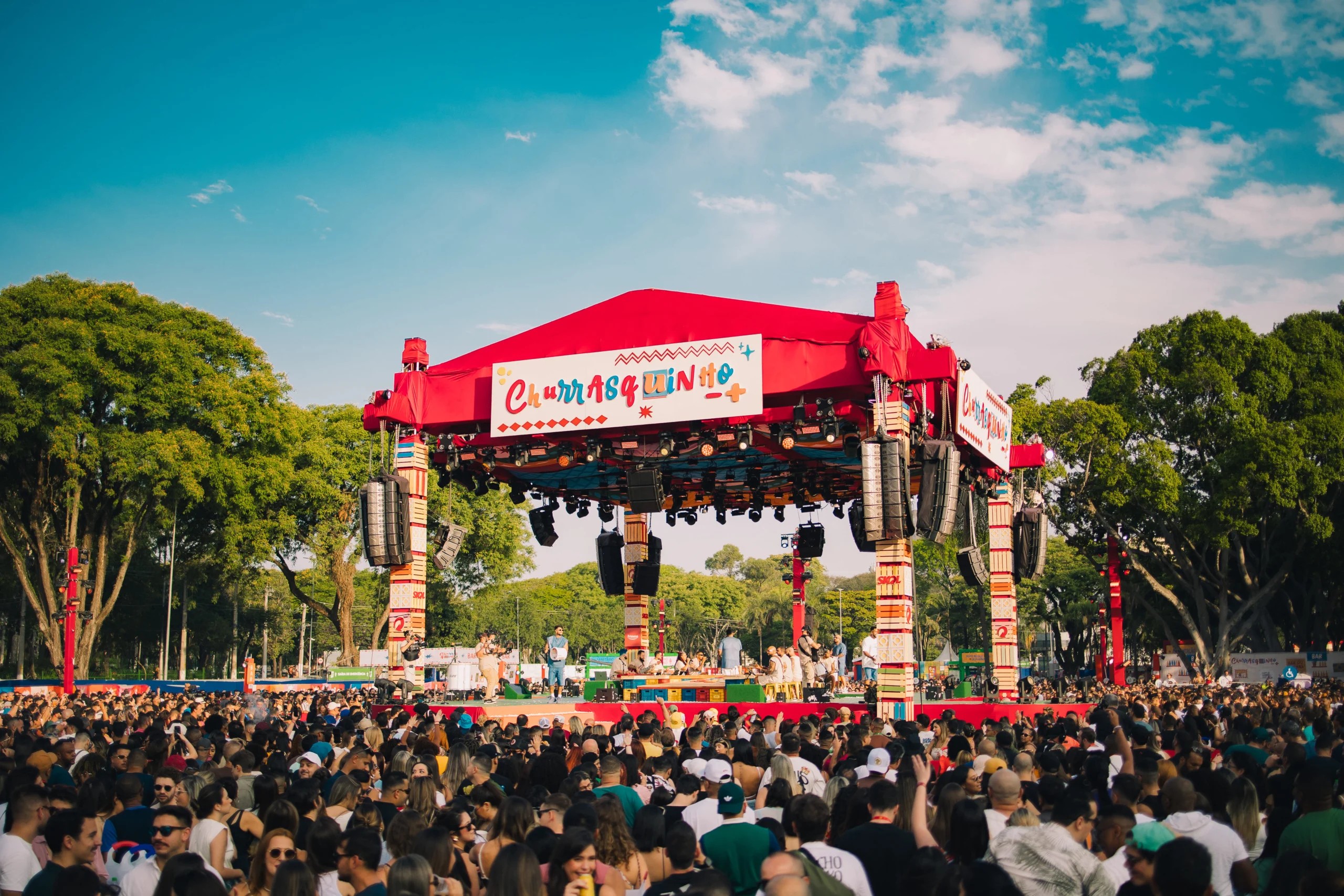 Churrasquinho -+: Menos é Mais prepara show histórico em Belém com palco 360º e regras de acesso​‌​