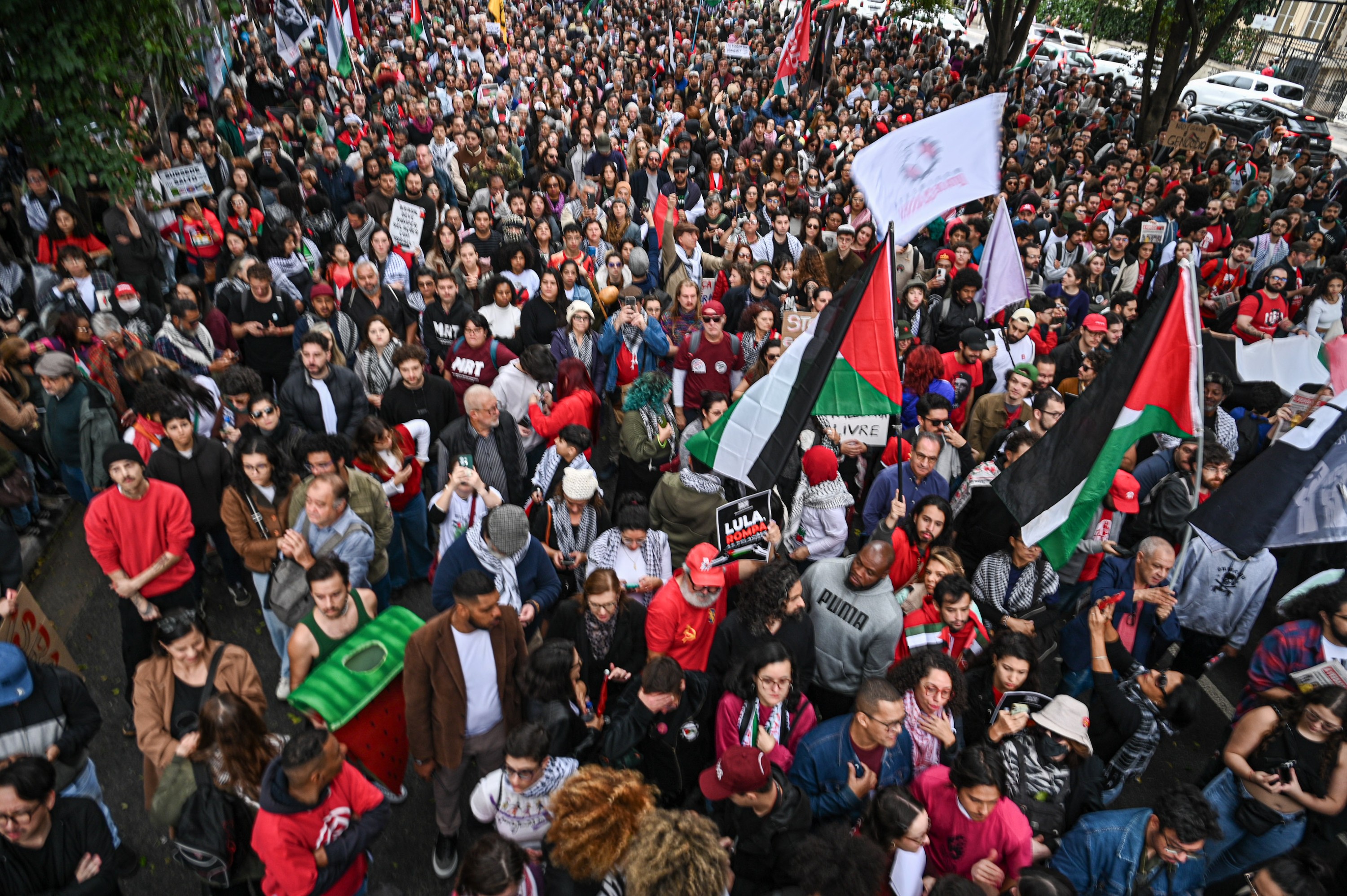 Manifestantes fazem ato pró-Palestina em SP e pedem cessar-fogo na Faixa de Gaza 