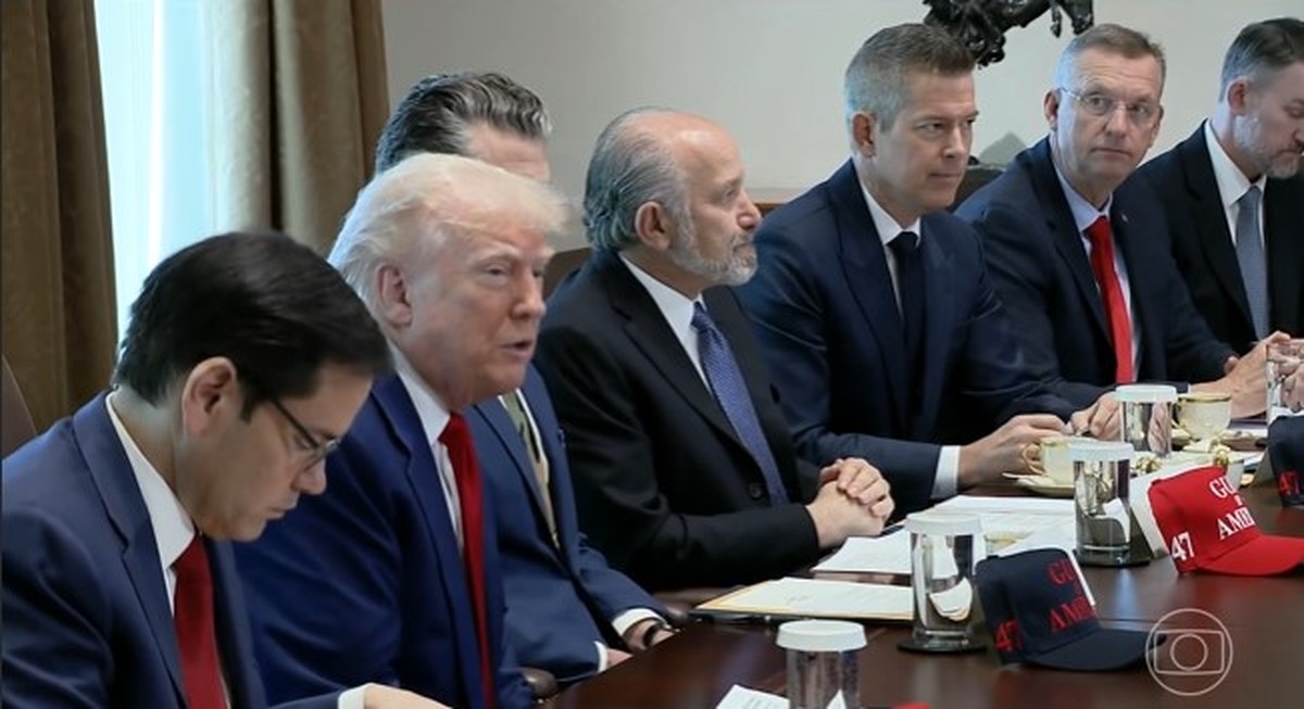 AGU vai pedir investigação sobre investidores com informação privilegiada do tarifaço de Trump