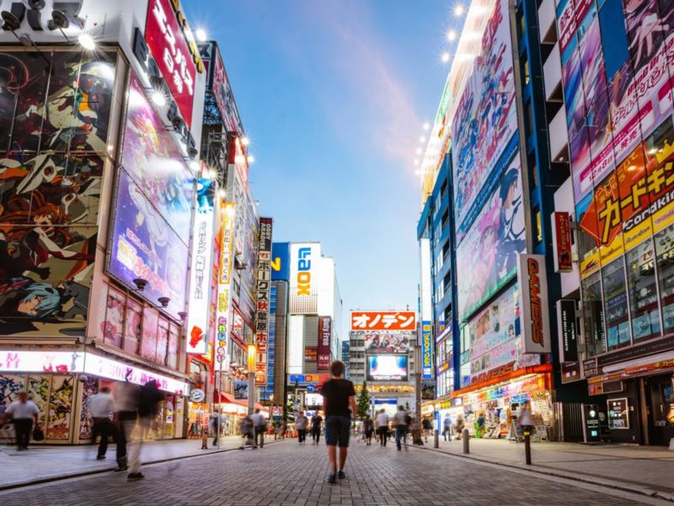 Visto como potência tecnológica, Japão tem ficado para trás em algumas áreas por conta da resistência à mudança — Foto: Getty Images via BBC