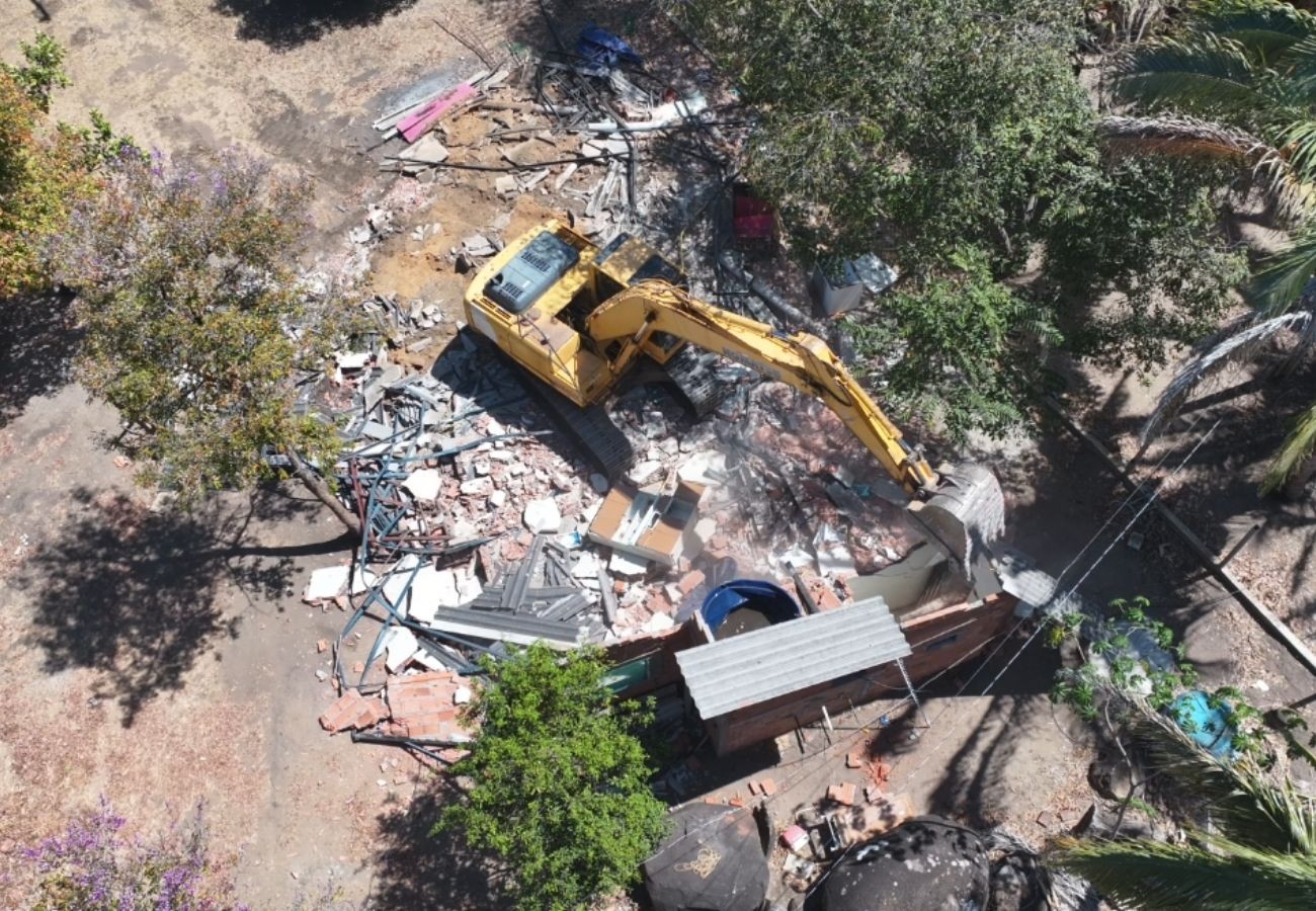 Casas, pousada e chácaras viram entulho às margens do lago de usina no TO; veja o que restou após demolições