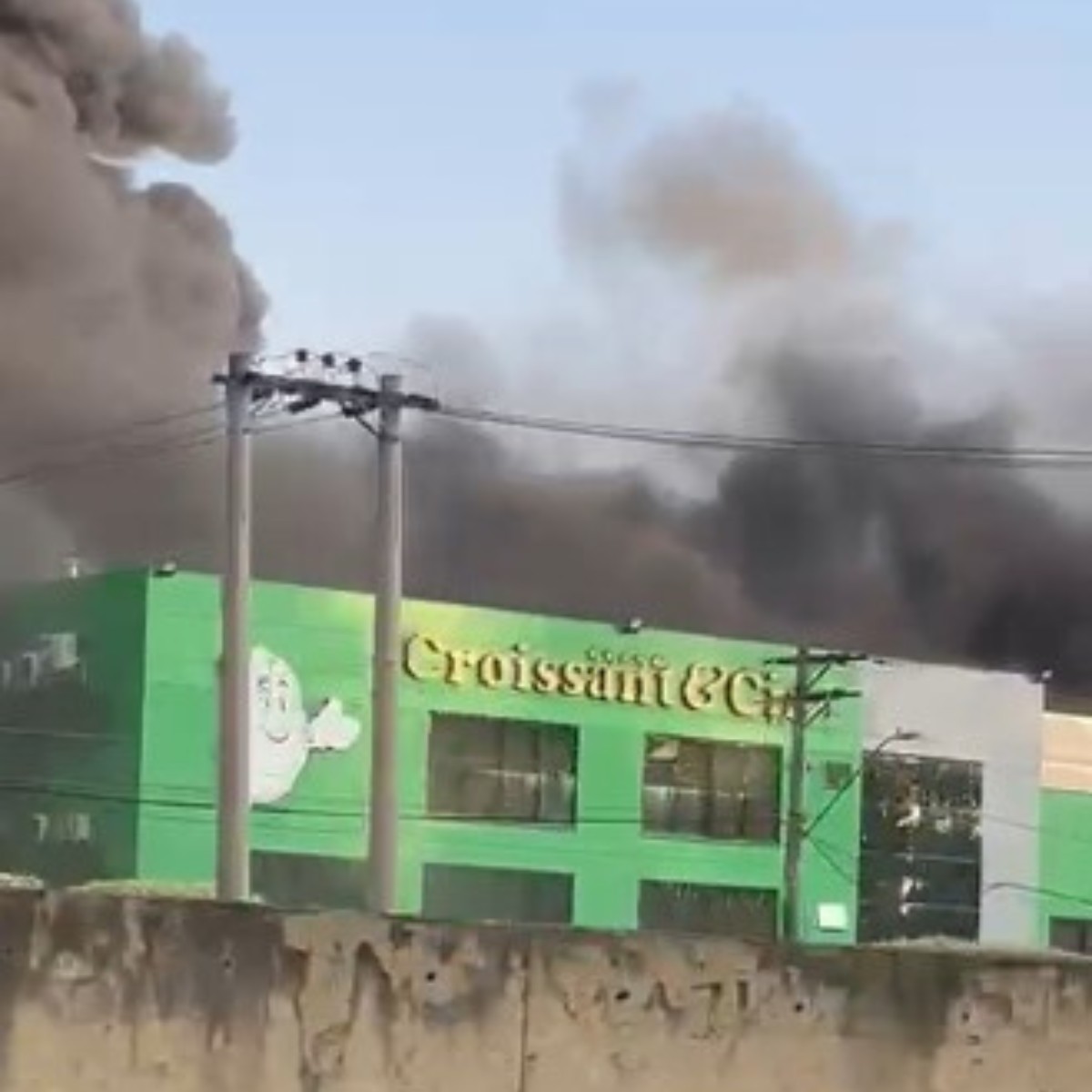 Incêndio atinge fábrica no Distrito Industrial de Indaiatuba