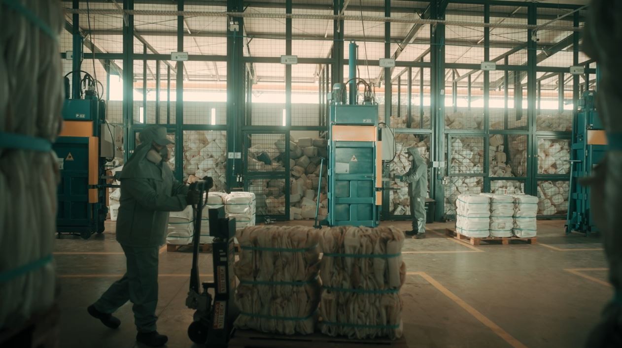 Como agro brasileiro se tornou referência mundial em reciclagem de embalagens de defensivos