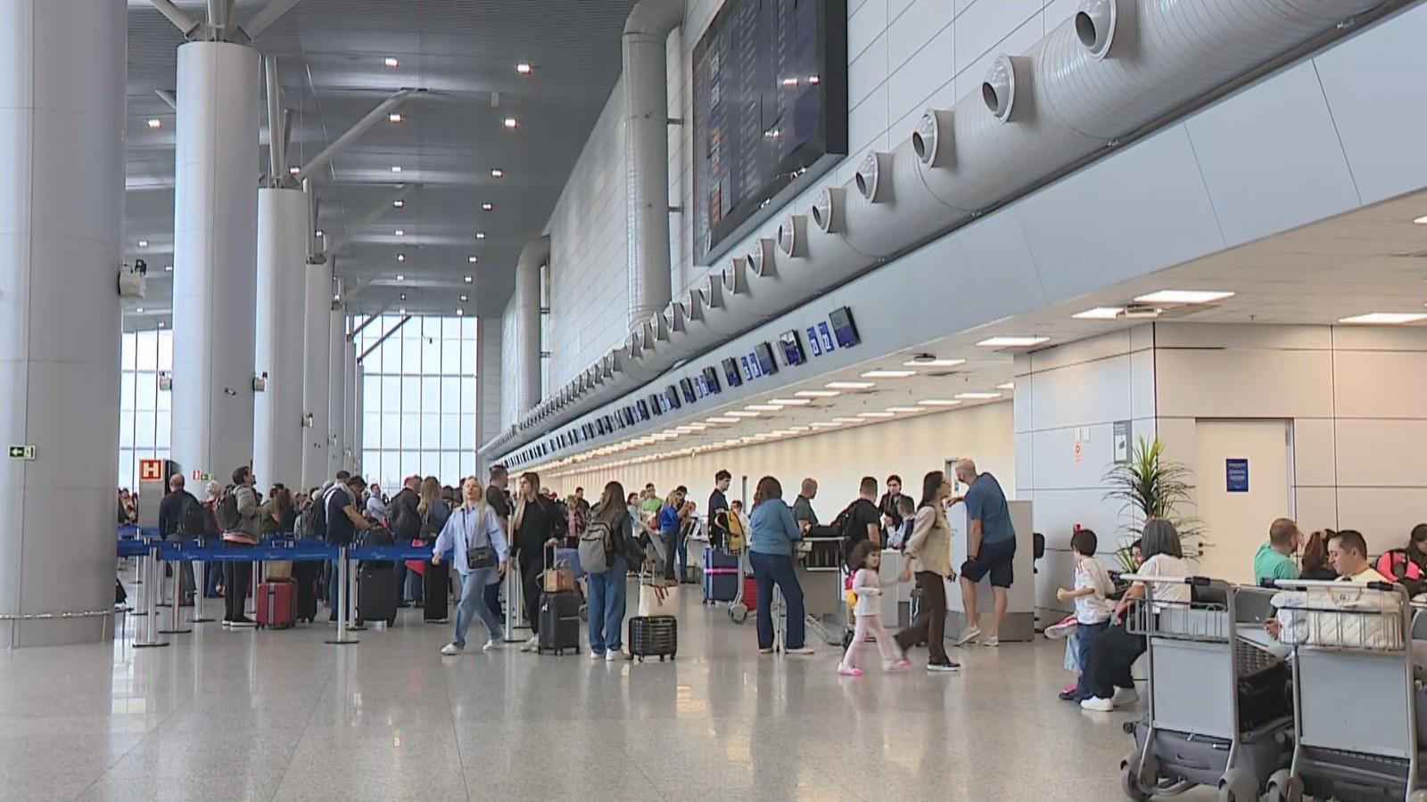 Aeroporto Salgado Filho retoma operação 24 horas com entrega da pista completa após enchente histórica no RS