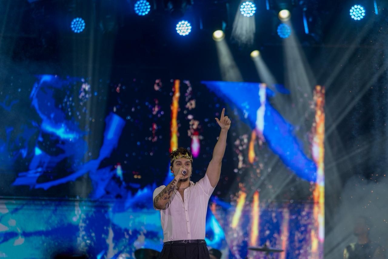 Luan Santana garante emoção, fantasia e clima de nostalgia aos fãs que acompanham o cantor em quase duas décadas de carreira — Foto: Thomaz Marostegan/g1