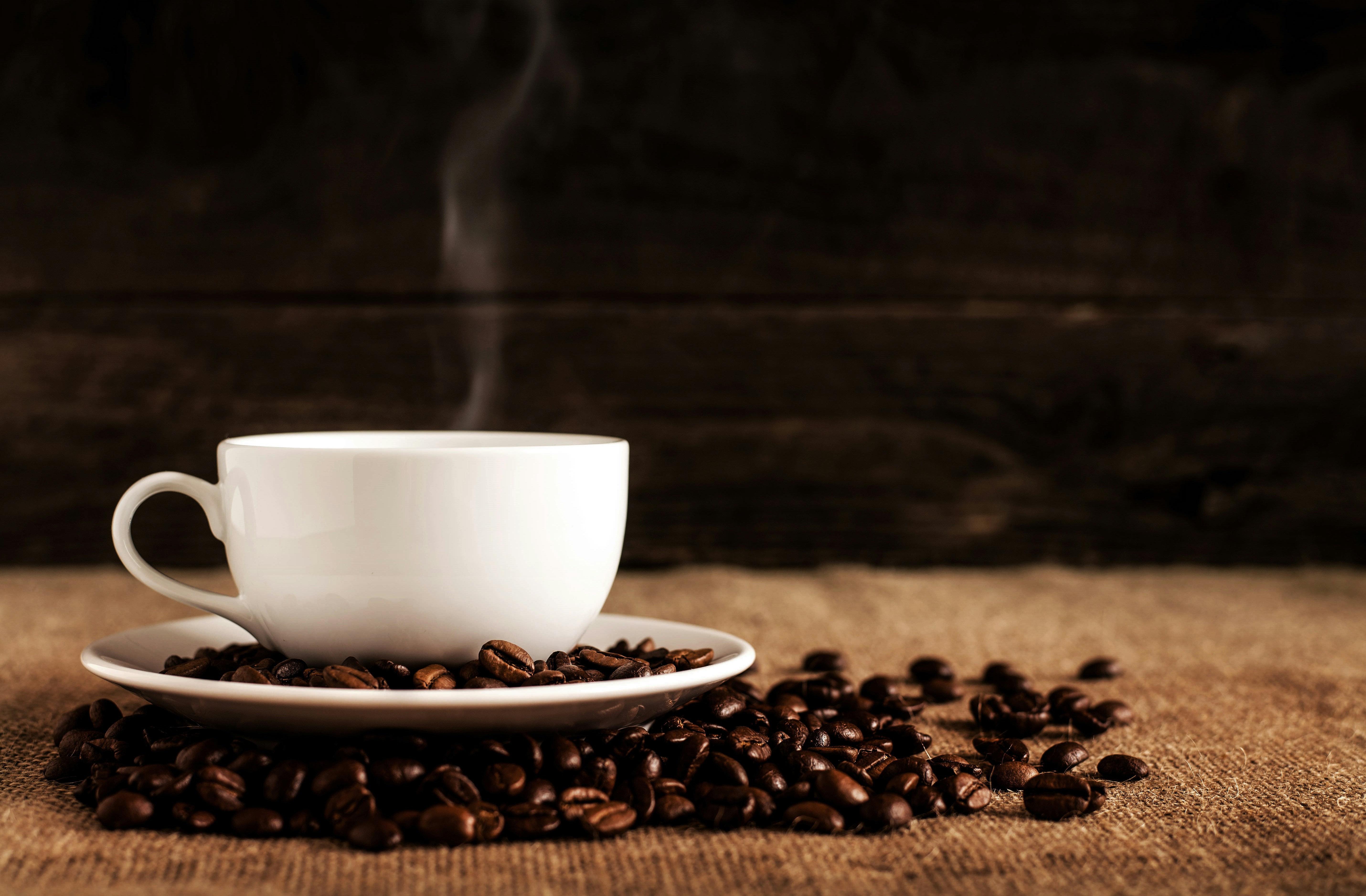 Preço do café cai pelo 2º mês seguido, mas voltará a subir em breve, dizem indústrias
