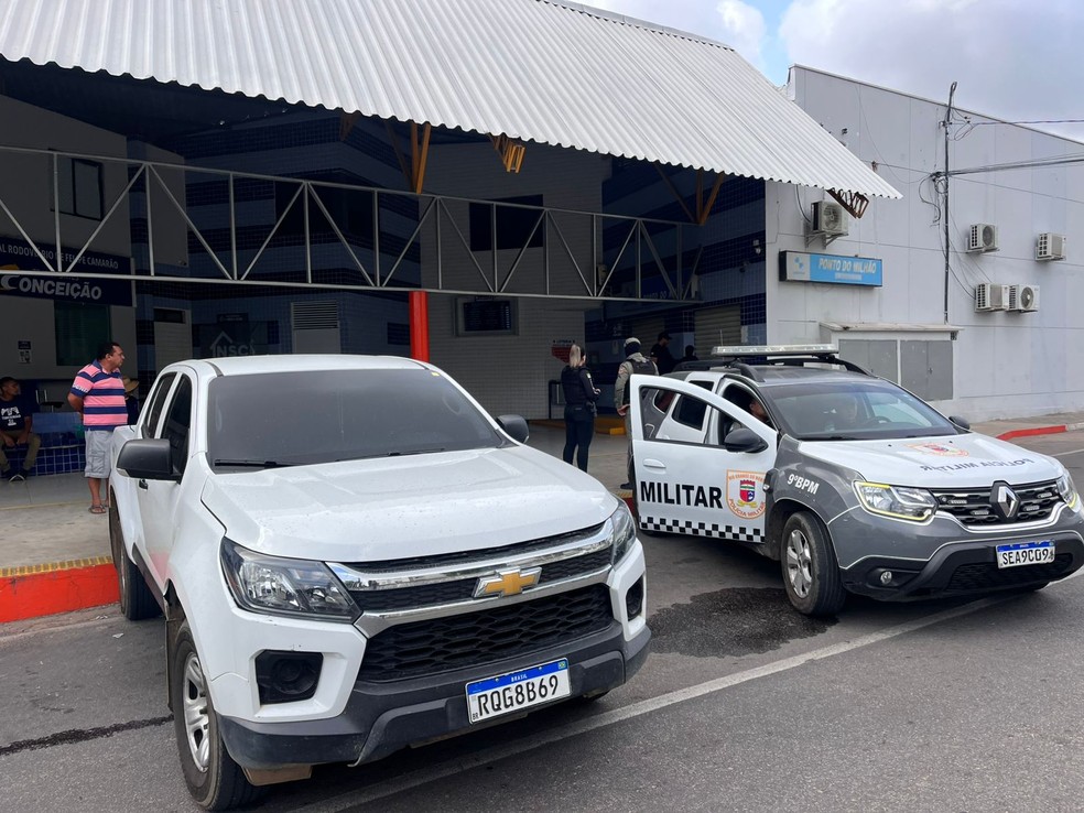 Polícia no terminal onde lotérica foi invadida em Natal — Foto: Vinícius Marinho/Inter TV Cabugi