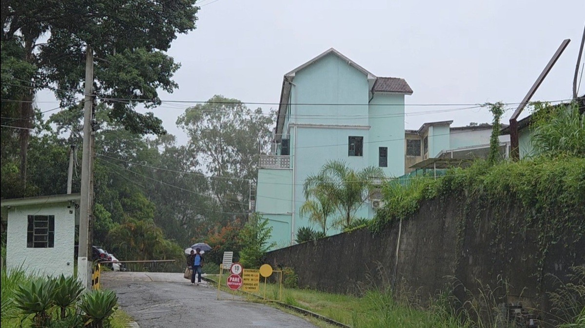 Vereadora aciona MPT para apurar atraso de salários no Hospital Clínico de Corrêas, em Petrópolis