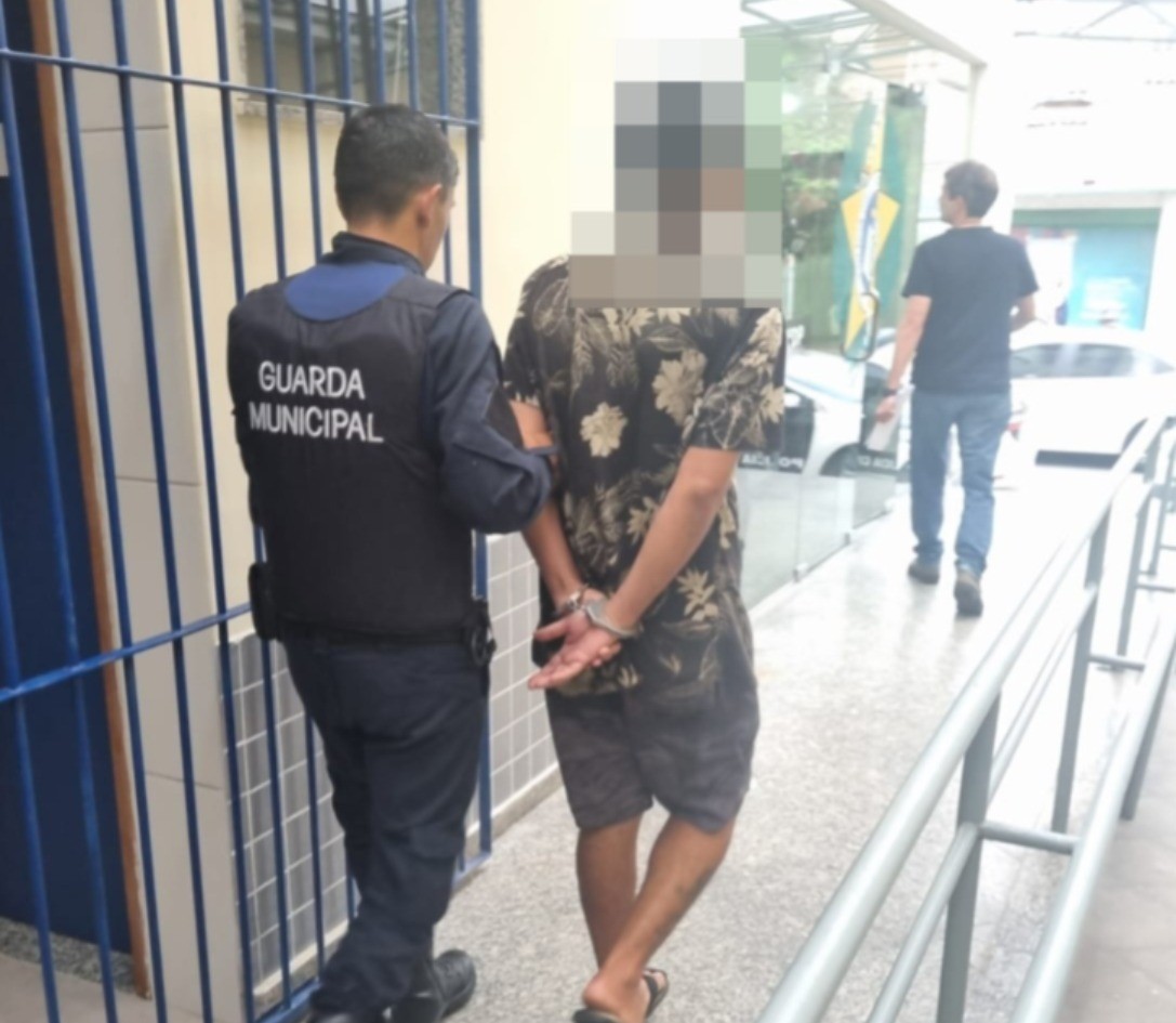 Homem é preso suspeito de ameaçar tio de 77 anos em Volta Redonda