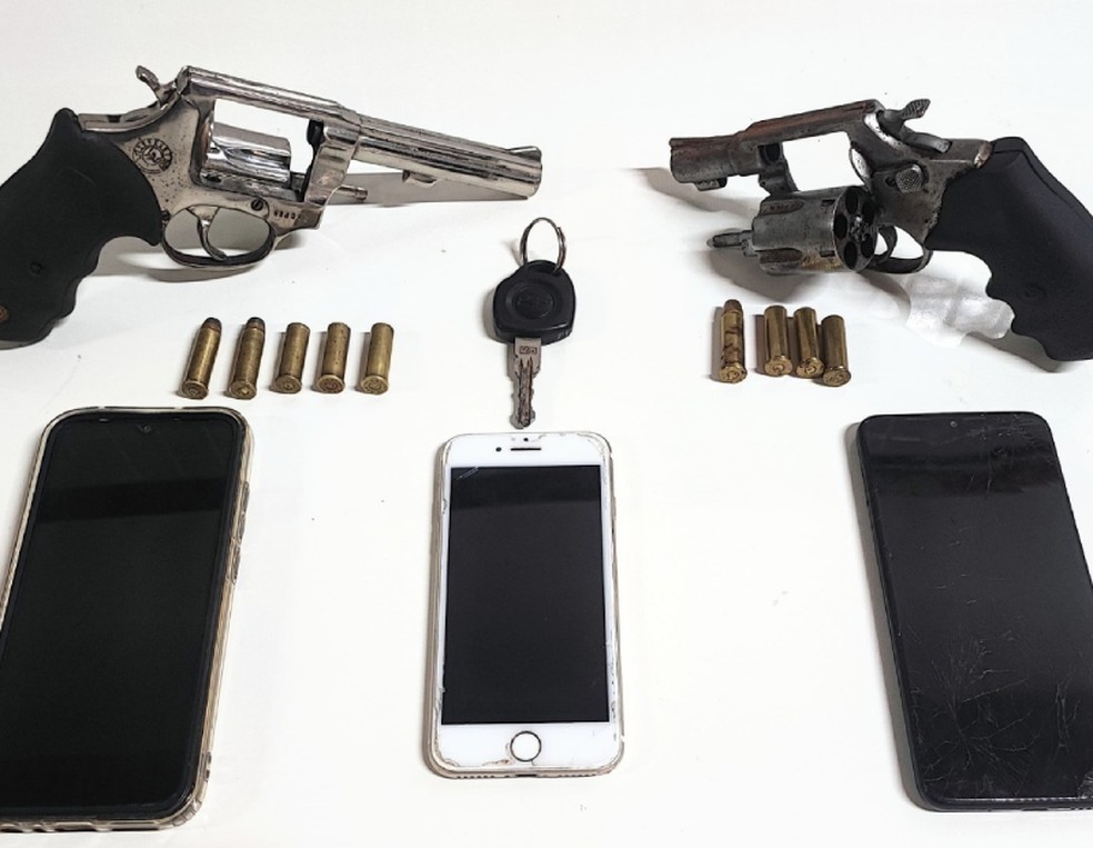 Material apreendido pela polícia em Jeremoabo, no norte da Bahia — Foto: Reprodução/PM-BA