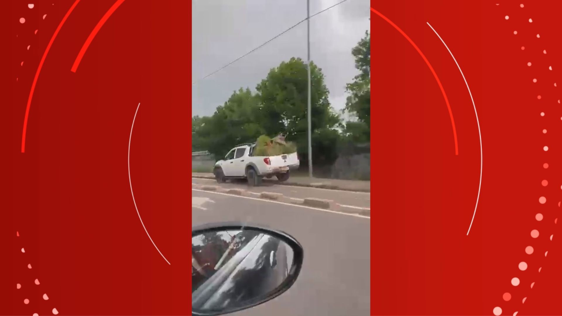 Caminhonete é flagrada trafegando por ciclovia, em Macapá; VÍDEO