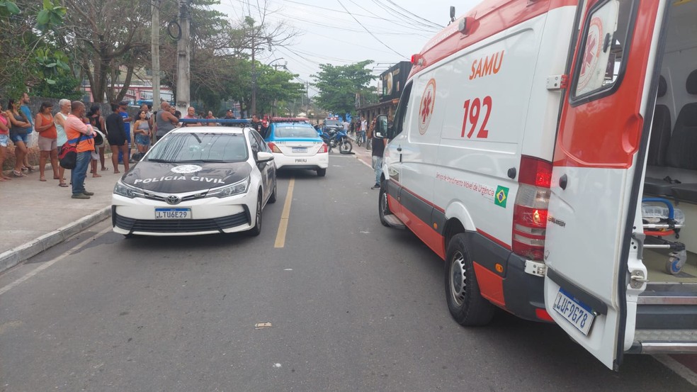 Viajou: homem abusa das drogas e rouba carro na frente da polícia