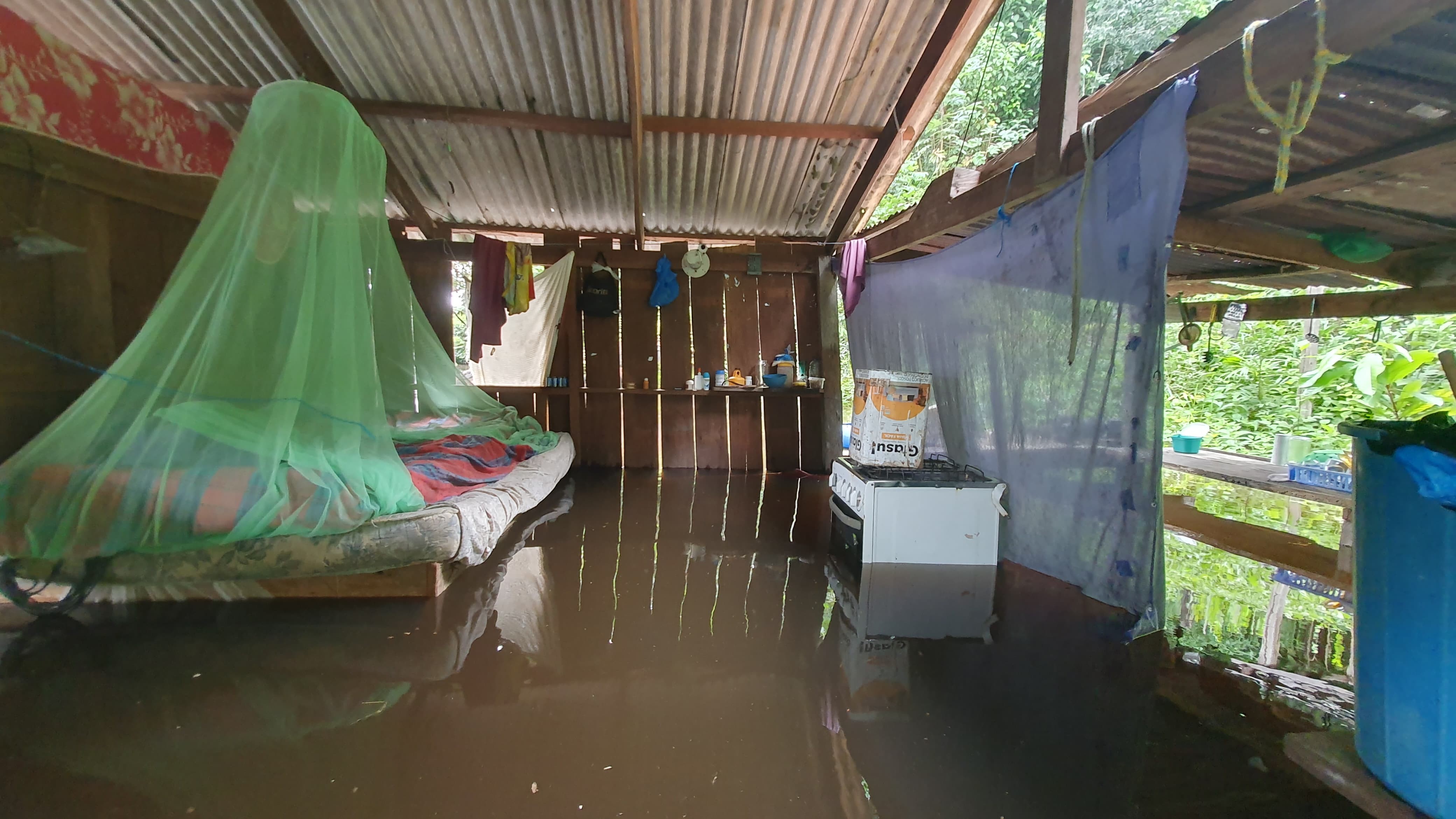 ‘Estávamos sem água potável e comida’, relata agricultora que deixou casa após cheia no Rio Araguari, no AP