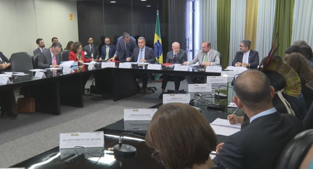 Lula participa de reunião do Conselho de Política Energética