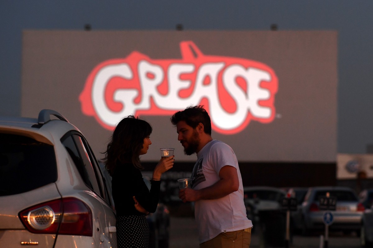 Cinema drivein de Madri faz estreia com 'Grease Nos tempos