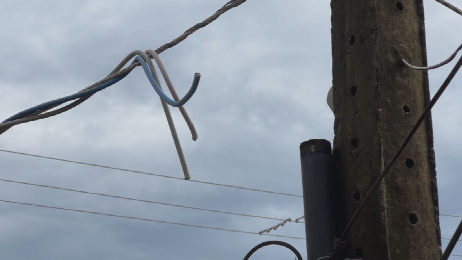 Furto de fiação elétrica causa prejuízo e interrupção de atividades em lojas de galeria comercial de Rio Preto