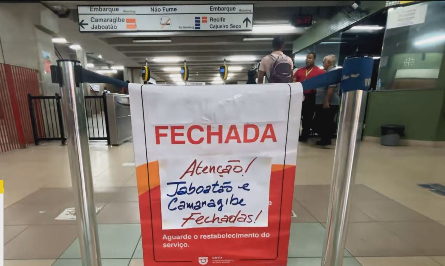 Linha Centro do Metrô do Recife fica mais de três horas sem funcionar