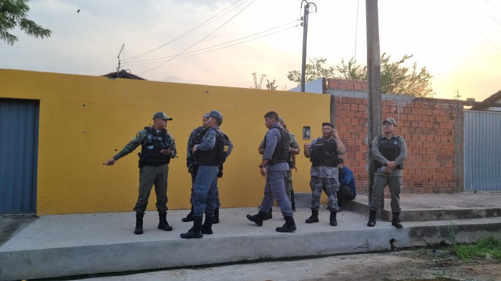 Sargento da PM-PI é baleado na cabeça durante briga com vizinho na Zona Sul de Teresina — Foto: Laísa Mendes