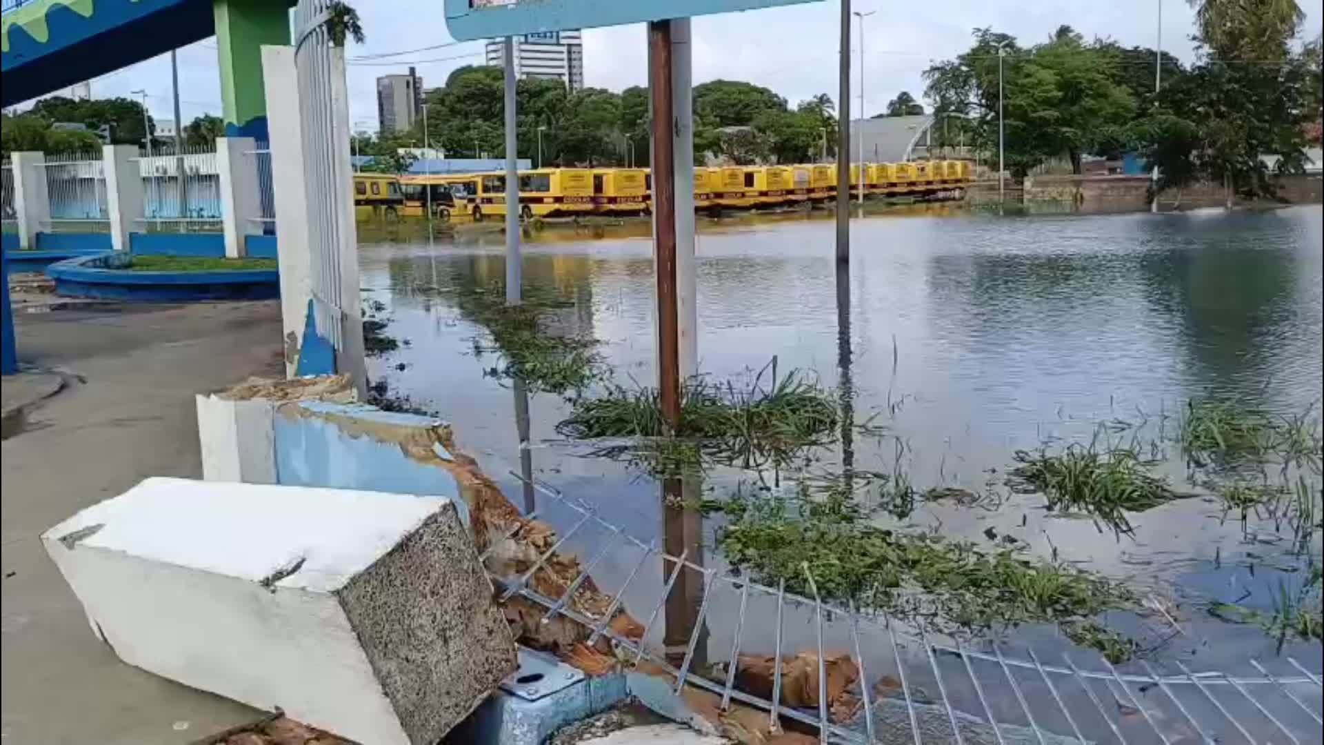 VÍDEOS: confira os estragos causados pela chuva em AL