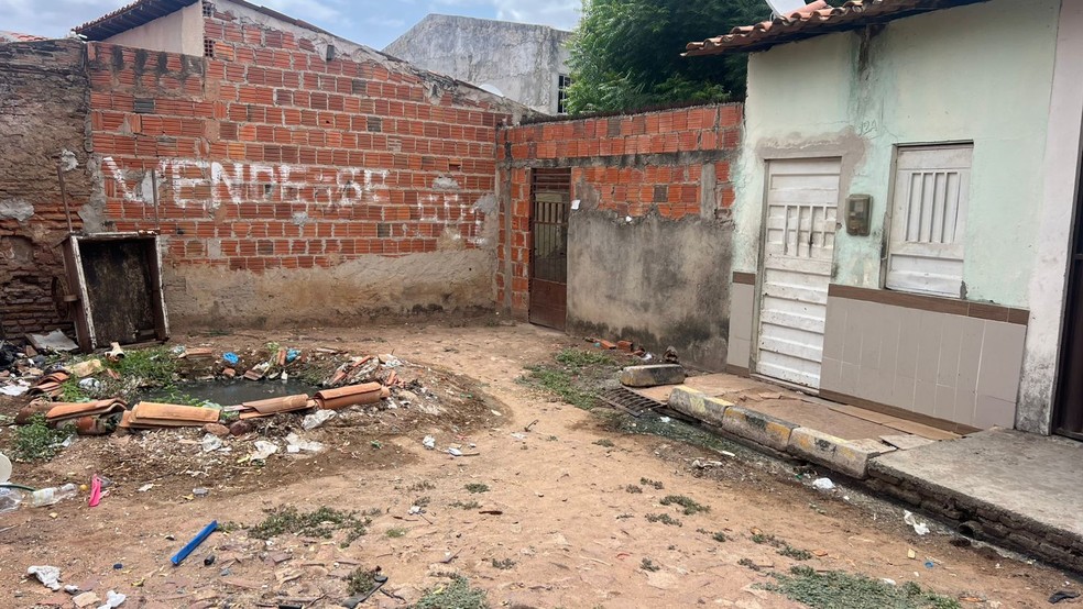 Com pior saneamento do Ceará, moradores de Juazeiro do Norte enfrentam problemas de saúde — Foto: Patrícia Silva/TV Verdes Mares