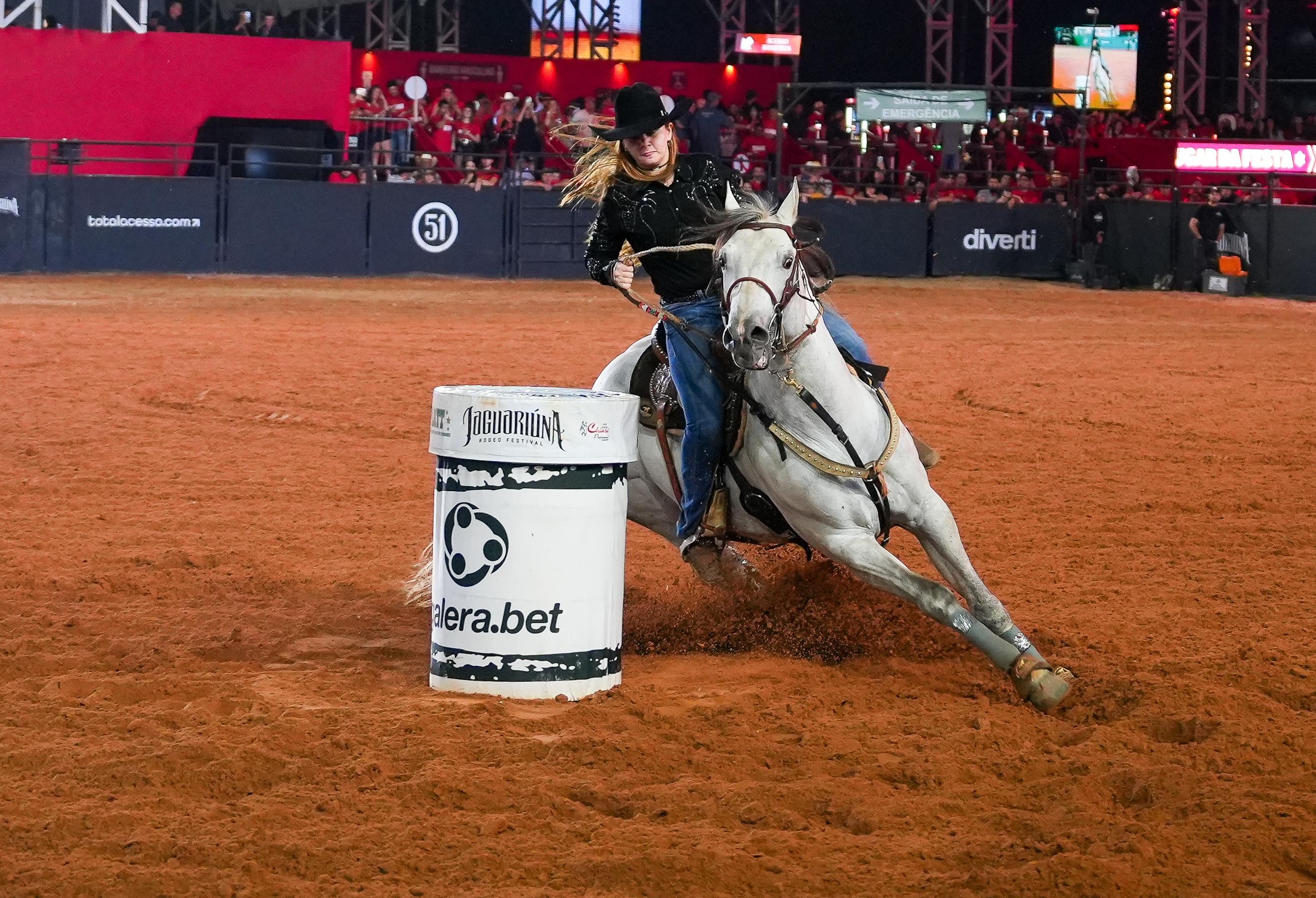 Keila Mendonça vai à final dos Três Tambores em 1º lugar no Rodeio de Jaguariúna