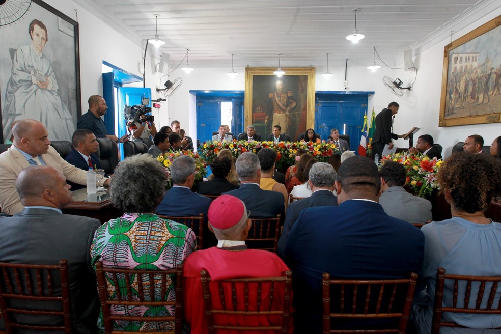 Sessão solene na Câmara Municipal de Cachoeira — Foto: Feijão Almeida/GOVBA