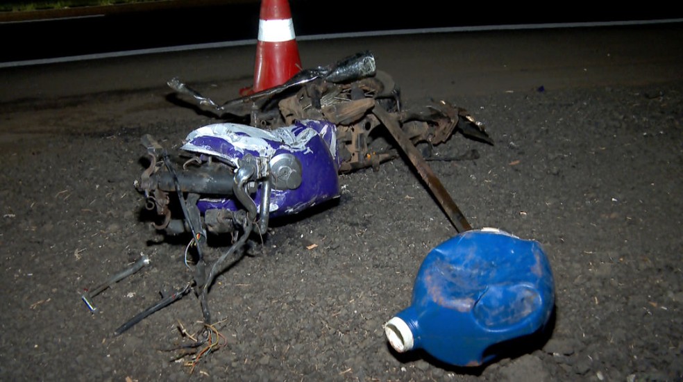 Homem cai da moto na SP-310 e morre atropelado por caminhão em Matão — Foto: Nilson Porcel/EPTV