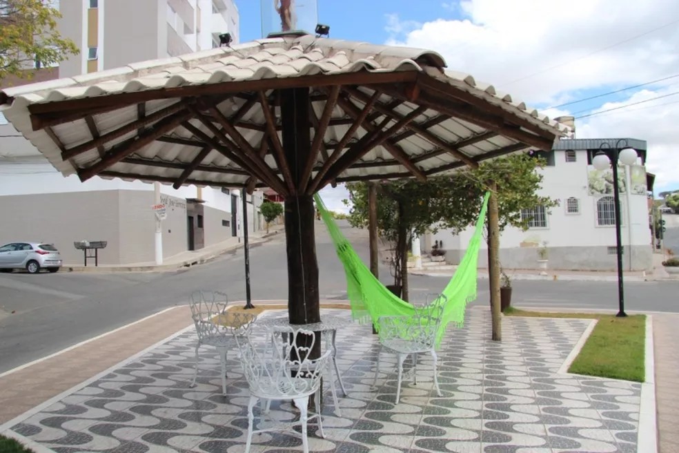 Praça de Divinópolis ganha o nome de Júlio Maria Pinto, morador que se dedicava à preservação do espaço e da comunidade 