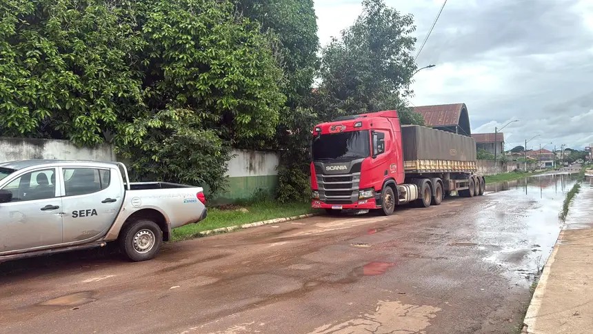 Fiscalização da Secretaria da Fazenda apreende 48.600kg de açúcar em Santarém