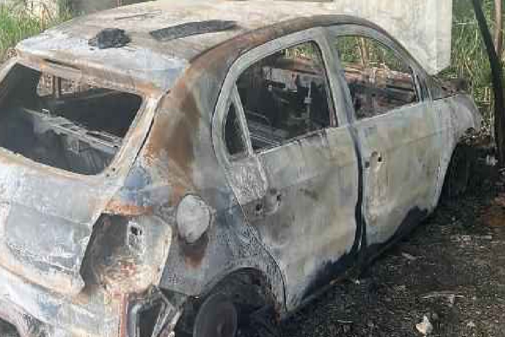 Veículo Gol branco usado por santista, que desapareceu há 8 dias, é encontrado carbonizado em SP — Foto: Polícia Civil/Divulgação