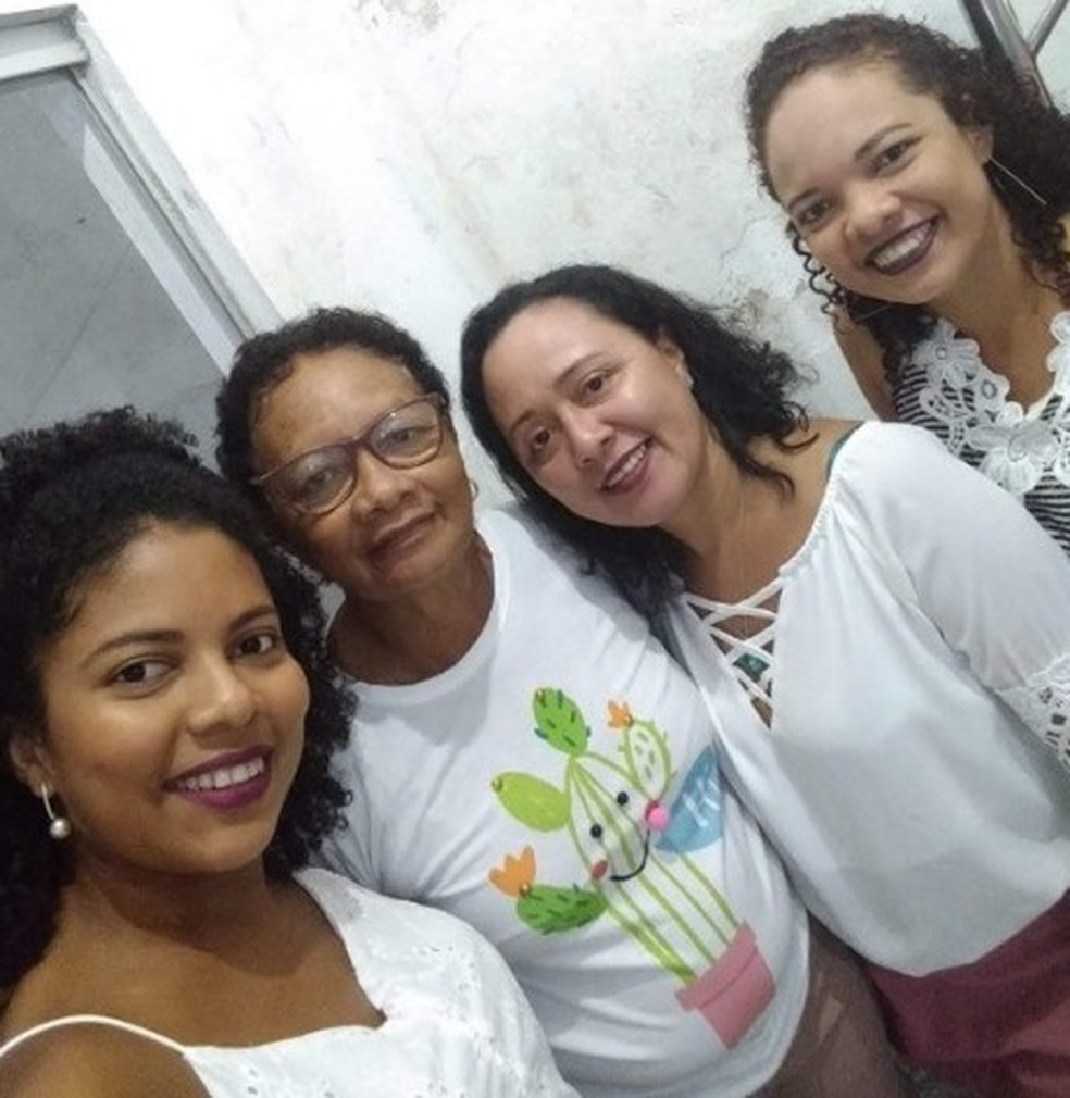 Diva e as três filhas: Mônica, Mayara e Brenda. — Foto: Divulgação