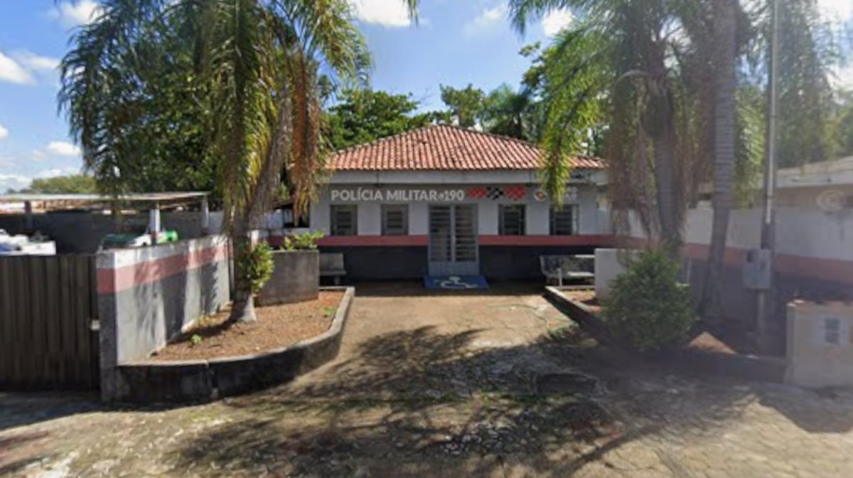 Homem armado invade casa, rende mulheres e rouba joias no interior de SP