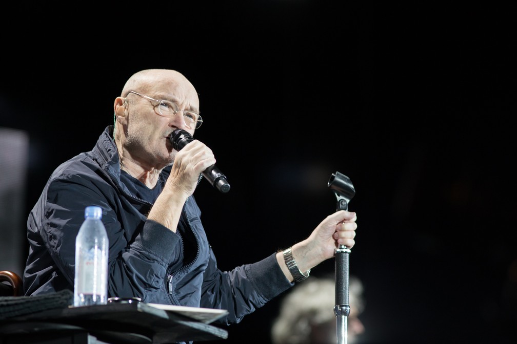 Phil Collins sai da aposentadoria e faz sua estreia solo com show