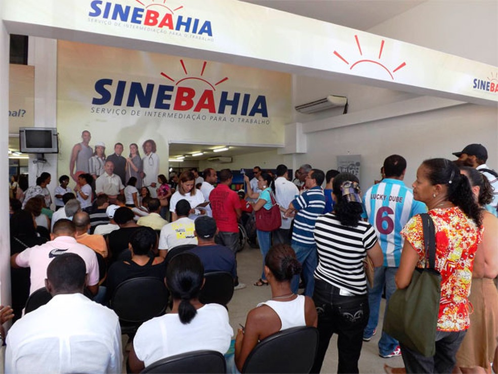 SineBahia divulga 10 vagas para digitador em Feira de Santana; veja lista  com outras oportunidades, Blog do emprego