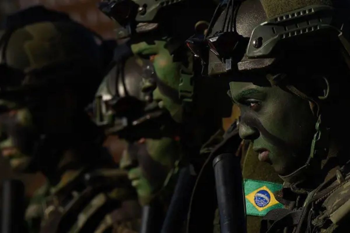 Por que ministro da Defesa diz que Brasil teria que só 'abrir o portão' aos EUA em caso de ataque (mesmo após alta de 13% nos gastos militares)