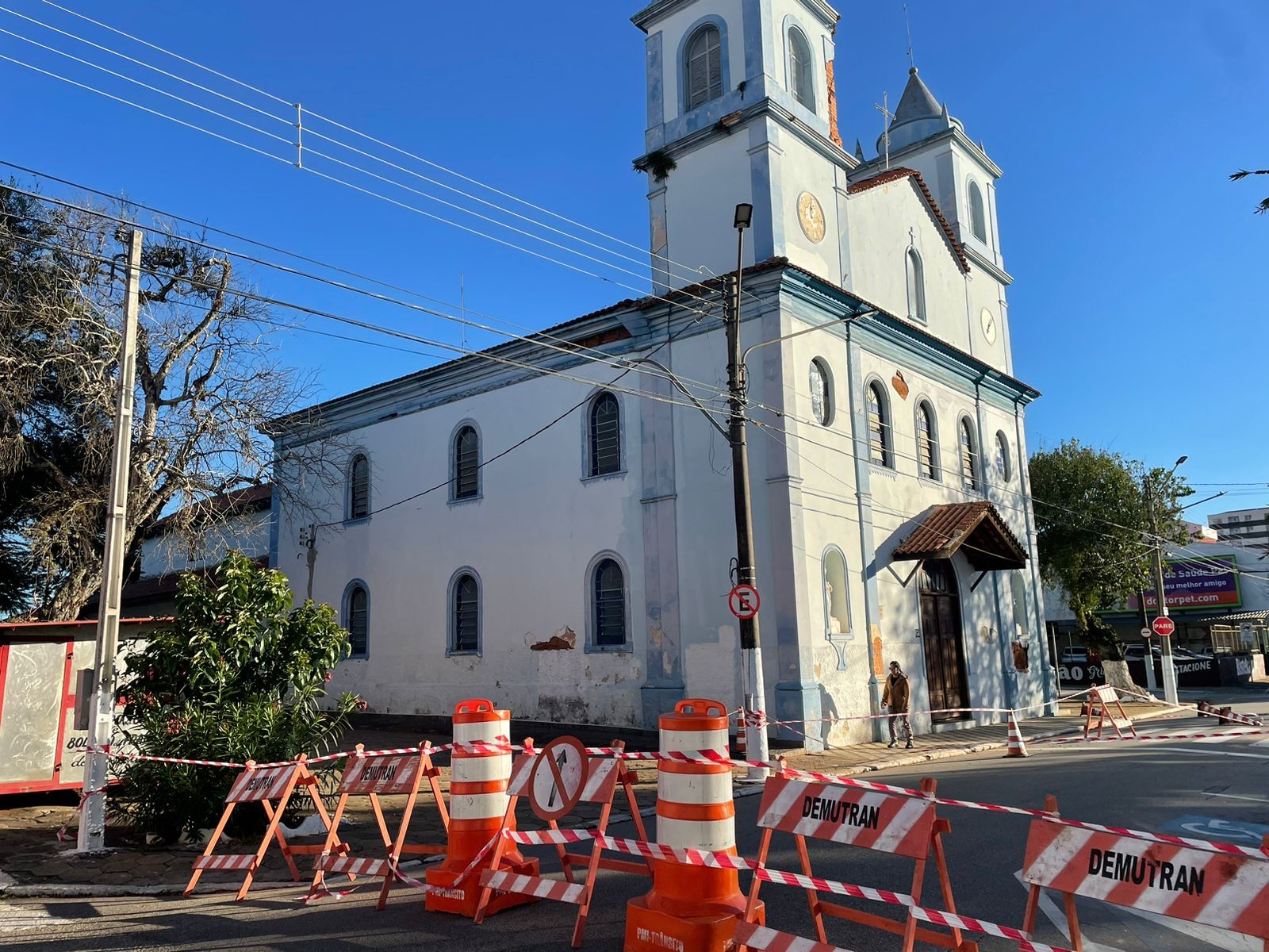 Reboco de torre desaba e Igreja Nossa Senhora do Rosário é interditada em Itapetininga