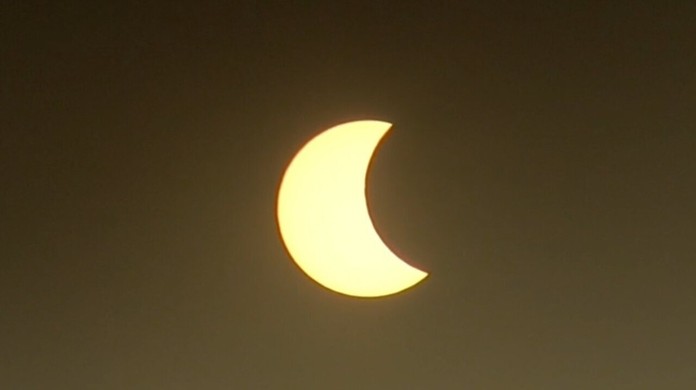 Qual vai ser a gambiarra que você vai fazer pra ver o eclipse de hoje?  14/10/23 : r/Gambiarra