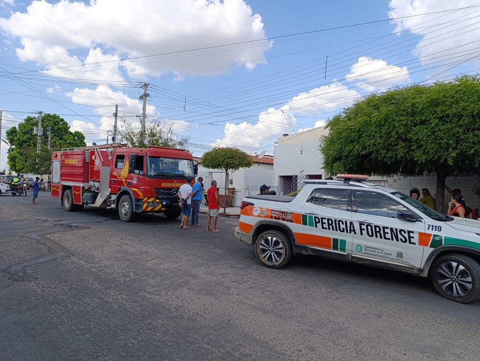 Casal de idosos morre em incêndio em casa no interior do Ceará. — Foto: Wilrismar Holanda