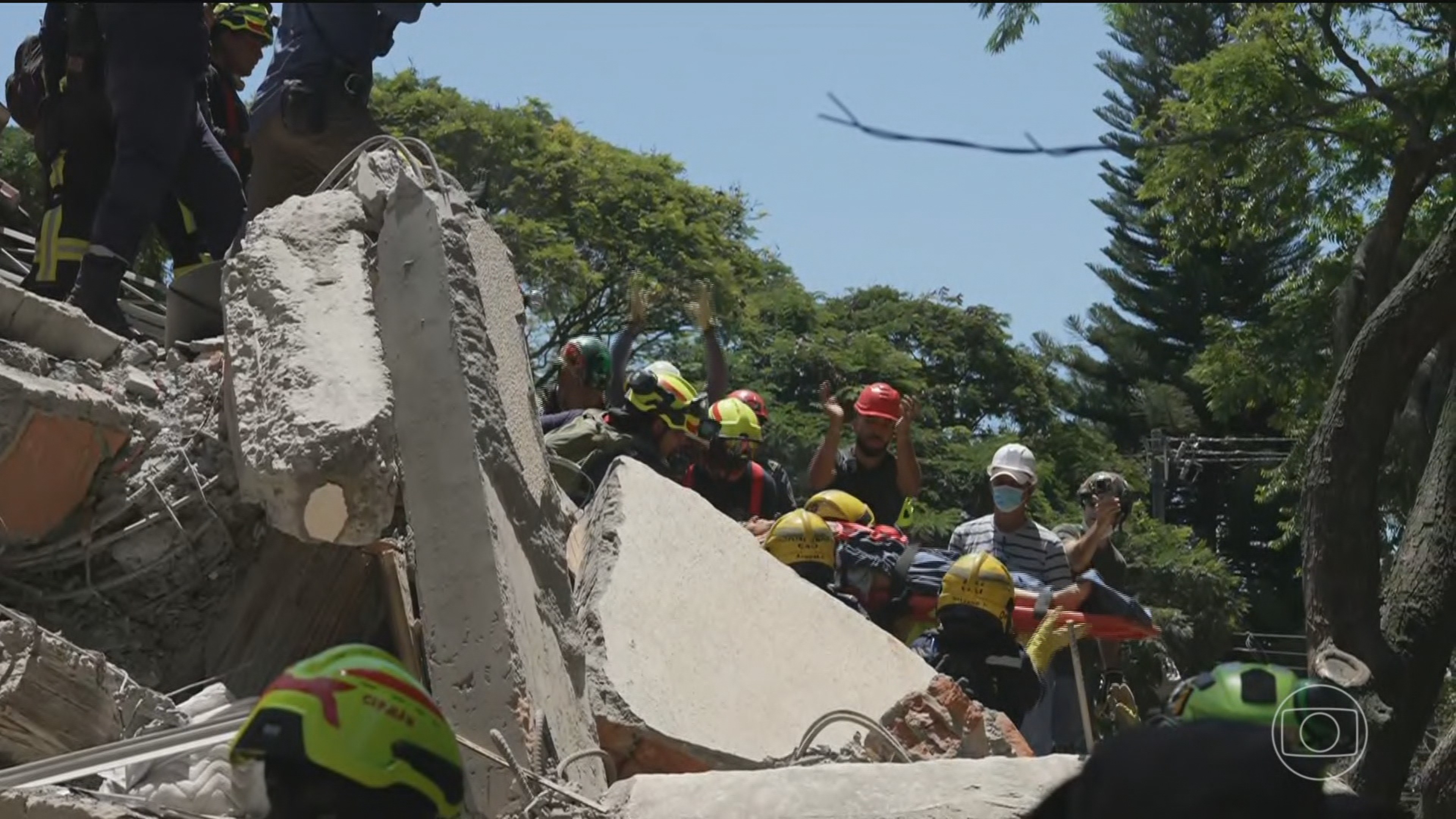 Equipe do JN acompanha resgates no terremoto na Colômbia