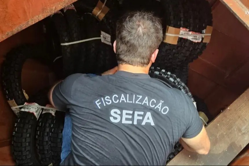 Sefa apreende equipamentos de fibra óptica, pneus, botes e refrigerantes no Baixo Amazonas